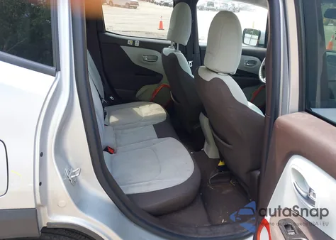 2015 Jeep Renegade Latitude z USA, uszkodzony, nr VIN ZACCJBBT7FPB29580